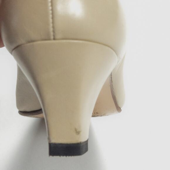 Vintage Cream Leather Kitten Heels Heritiage Old Money Square Toe Italy Sz 6.5N - Picture 7 of 8
